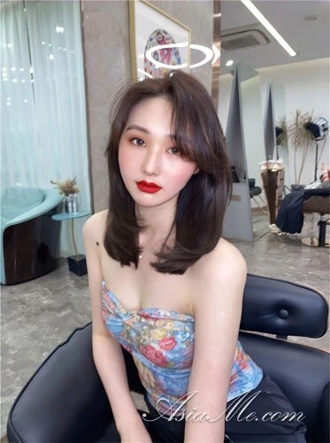 Kelly Profile image 1