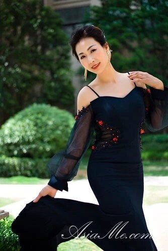 Helen Profile image 3